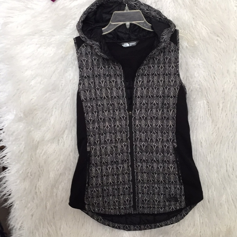NWOT North Face Vest with hood